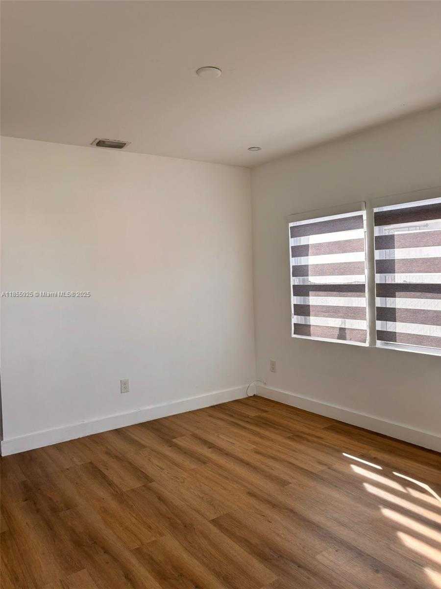 Small Image of 860 NORTH WEST 118TH ST, Miami Number 9