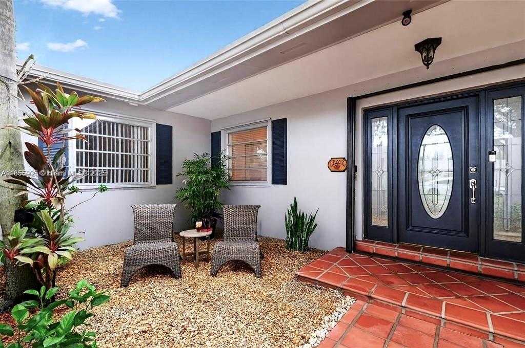Small Image of 8820 SOUTH WEST 150TH ST, Palmetto Bay Number 3