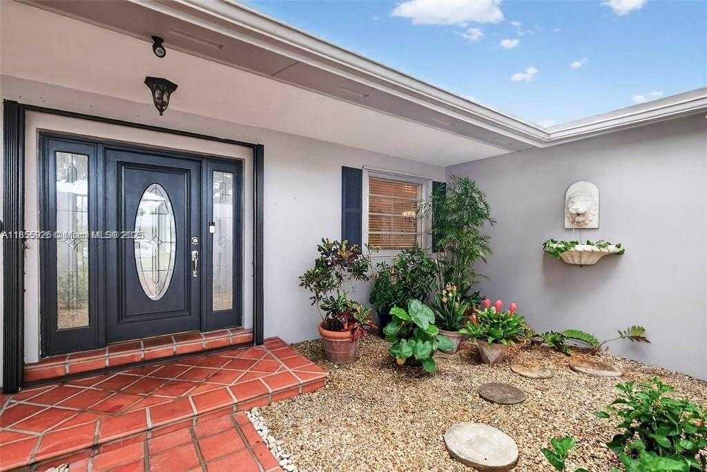Small Image of 8820 SOUTH WEST 150TH ST, Palmetto Bay Number 5