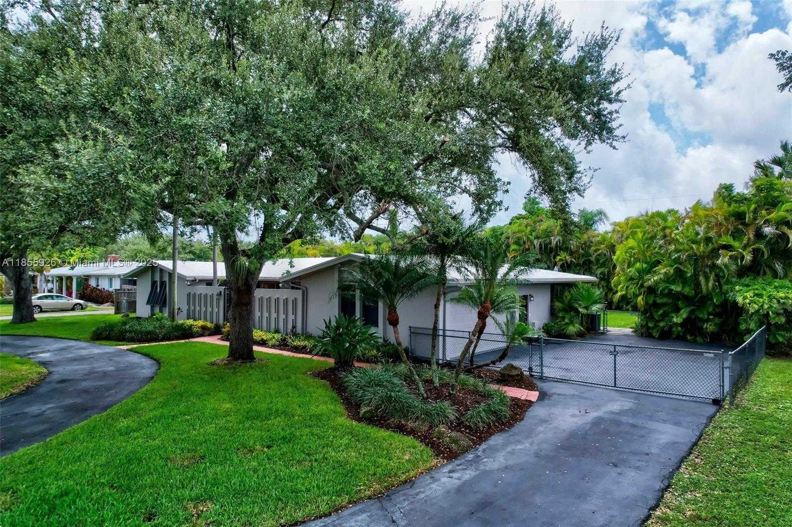Small Image of 8820 SOUTH WEST 150TH ST, Palmetto Bay Number 50