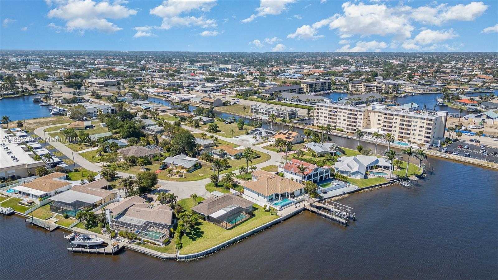 Small Image of 1750 SANDY CIRCLE, Cape Coral Number 11