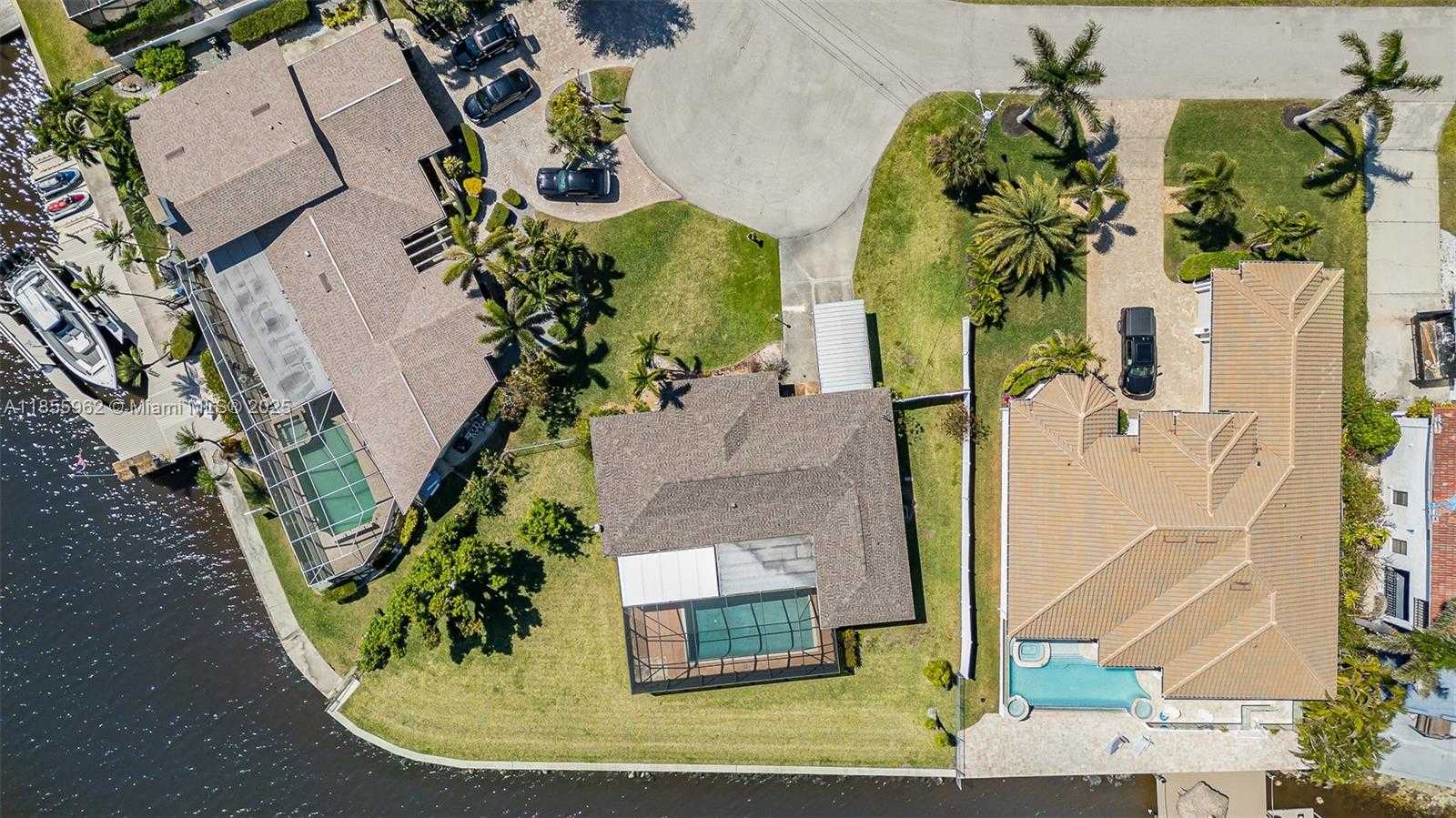 Small Image of 1750 SANDY CIRCLE, Cape Coral Number 13