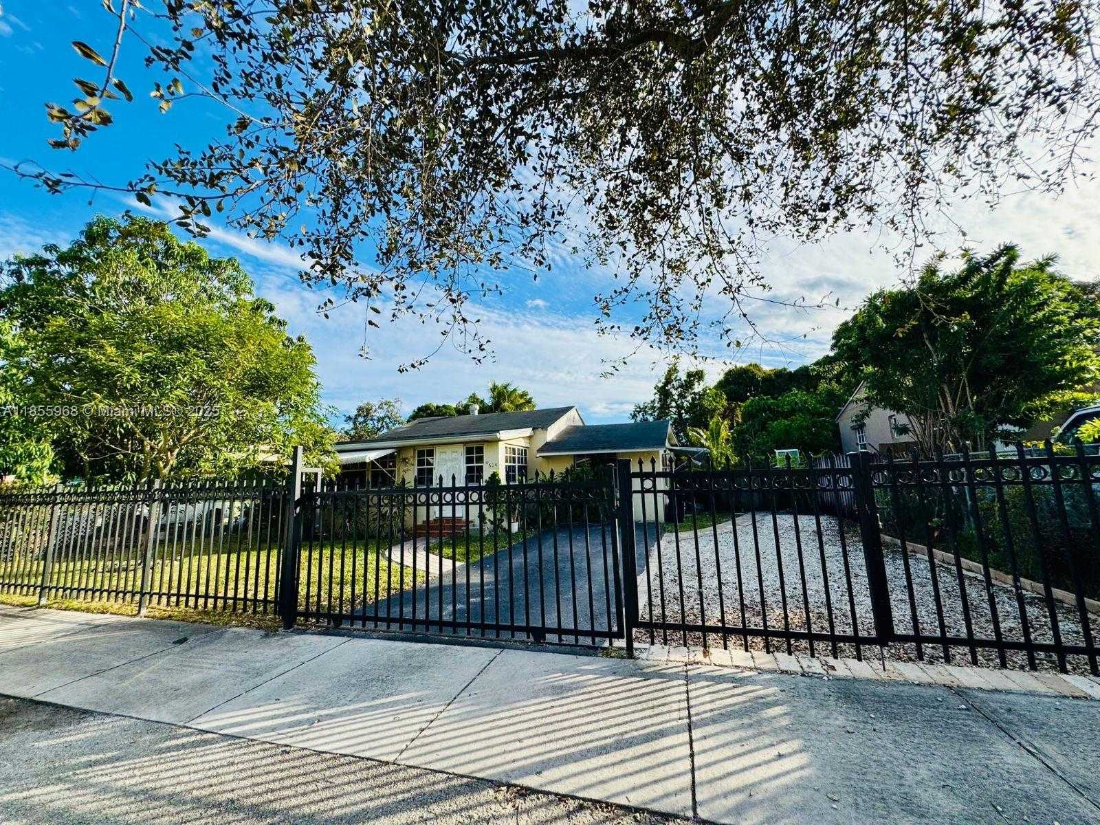 Small Image of 524 NORTH WEST 112TH ST, Miami Shores Number 3