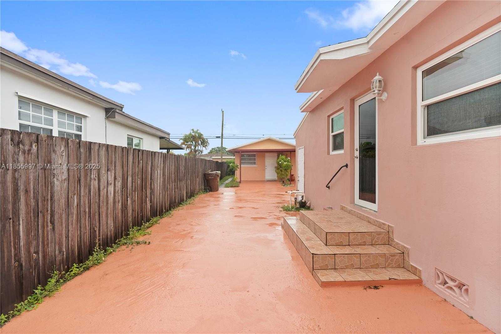 Small Image of 541 EAST 58TH ST, Hialeah Number 13