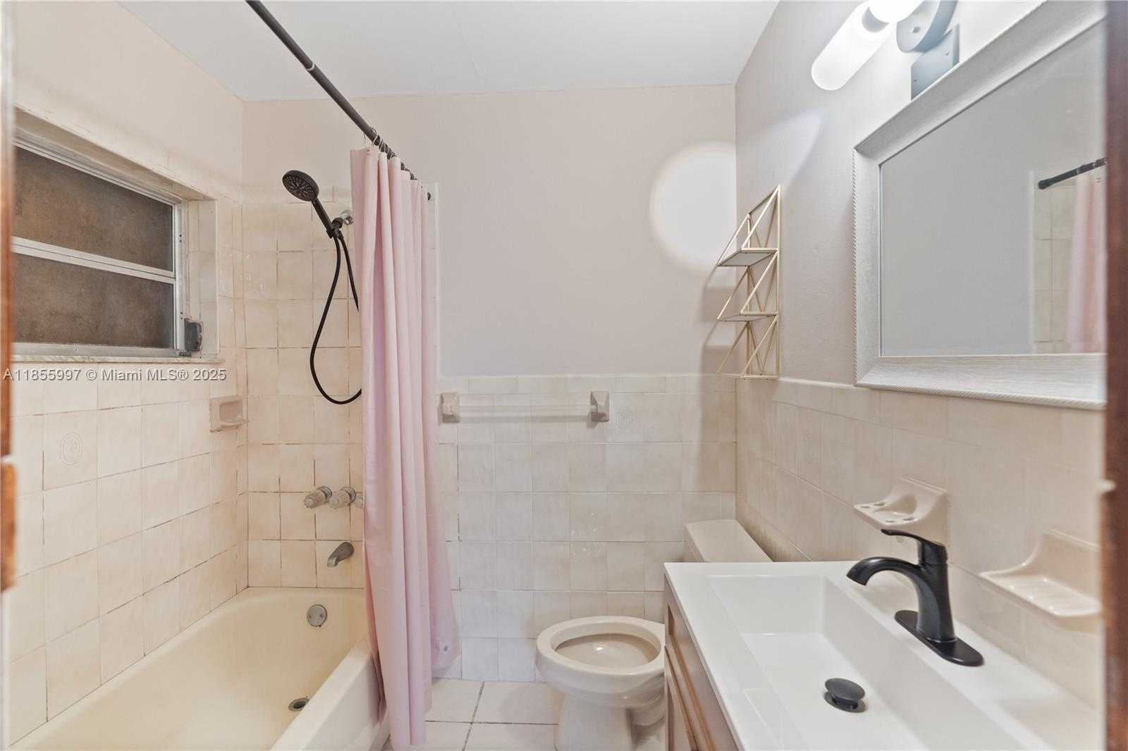 Small Image of 541 EAST 58TH ST, Hialeah Number 21