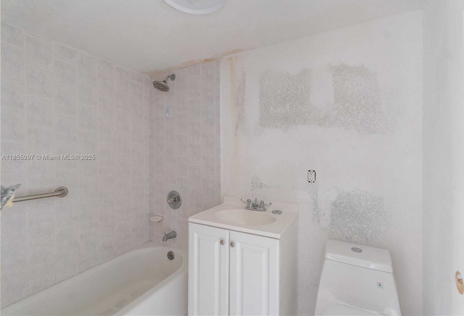 Small Image of 541 EAST 58TH ST, Hialeah Number 27