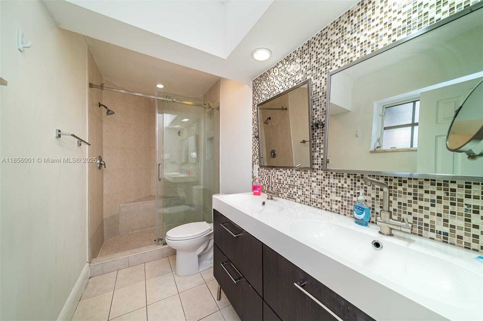 Small Image of 2340 NORTH EAST 192ND ST, Miami Number 11