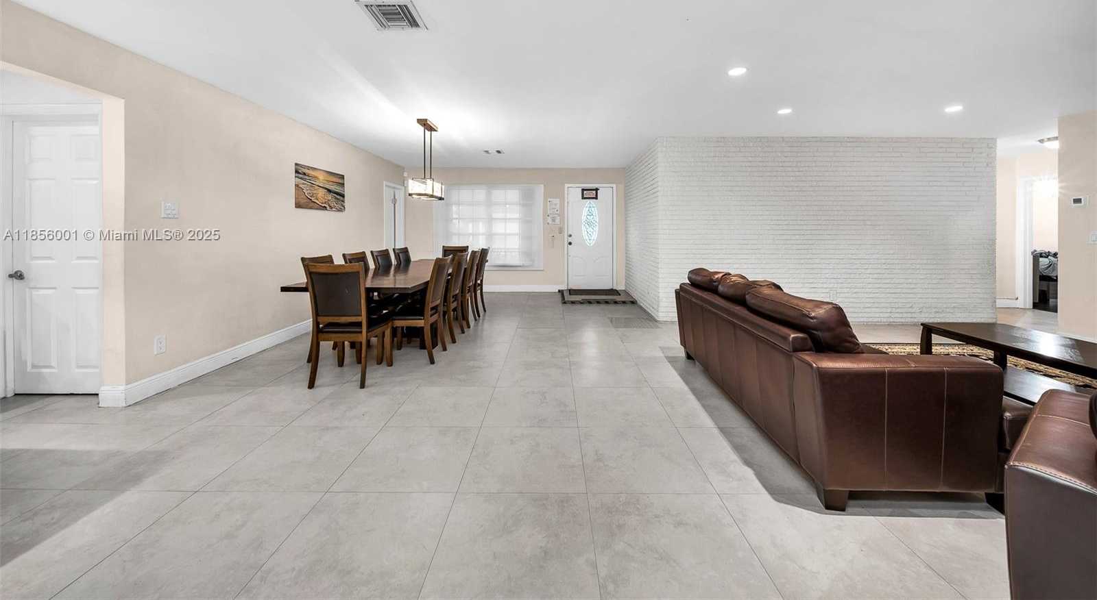 Small Image of 2340 NORTH EAST 192ND ST, Miami Number 12