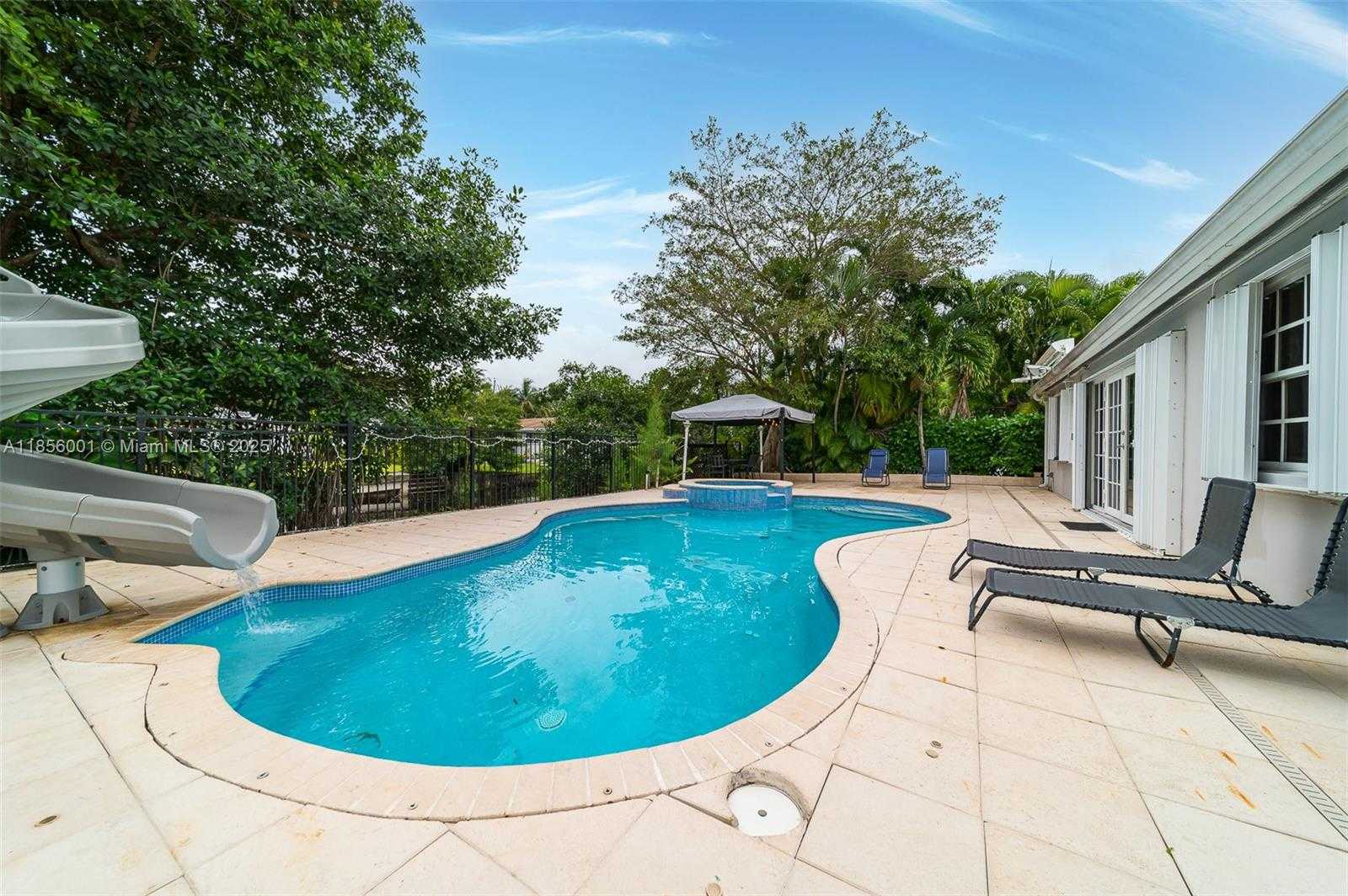 Small Image of 2340 NORTH EAST 192ND ST, Miami Number 7
