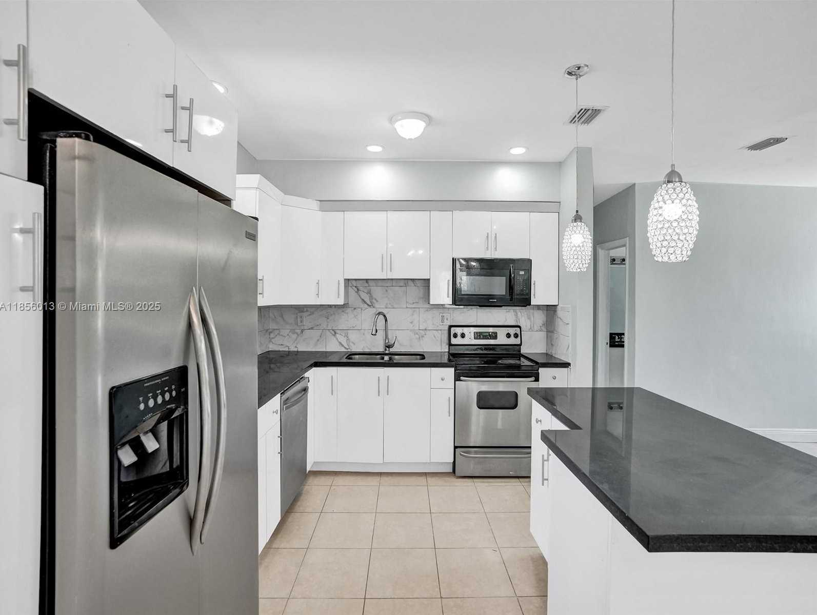Small Image of 3431 JACKSON BLVD, Fort Lauderdale Number 5