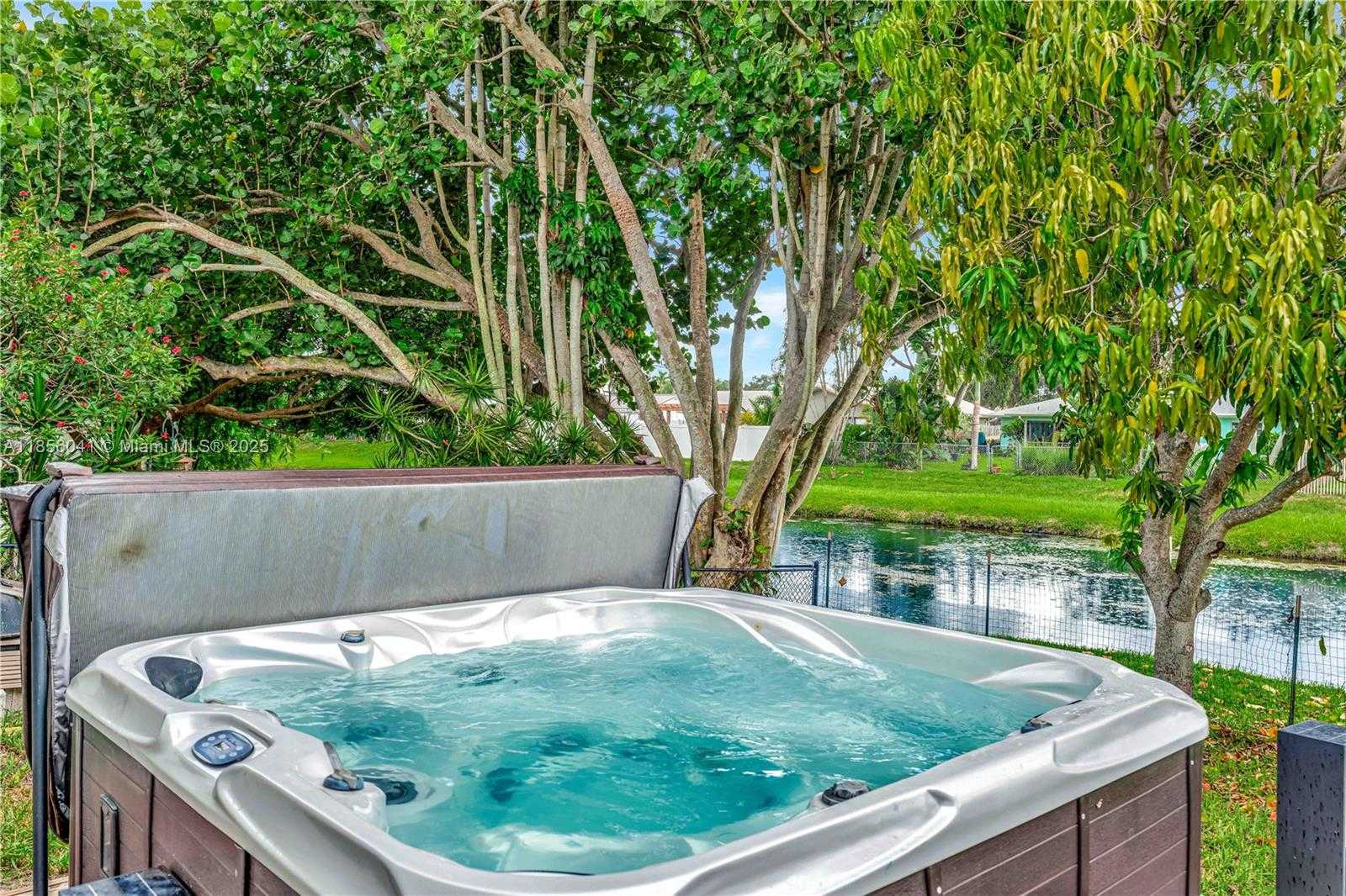 Small Image of 553 RIVERSIDE DRIVE, Palm Beach Gardens Number 18