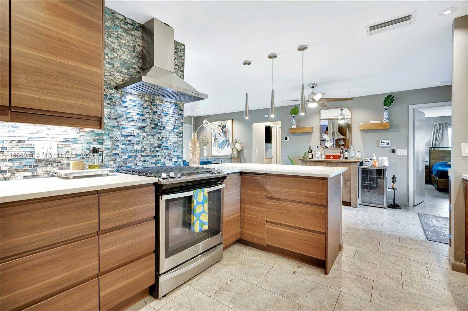 Small Image of 553 RIVERSIDE DRIVE, Palm Beach Gardens Number 2