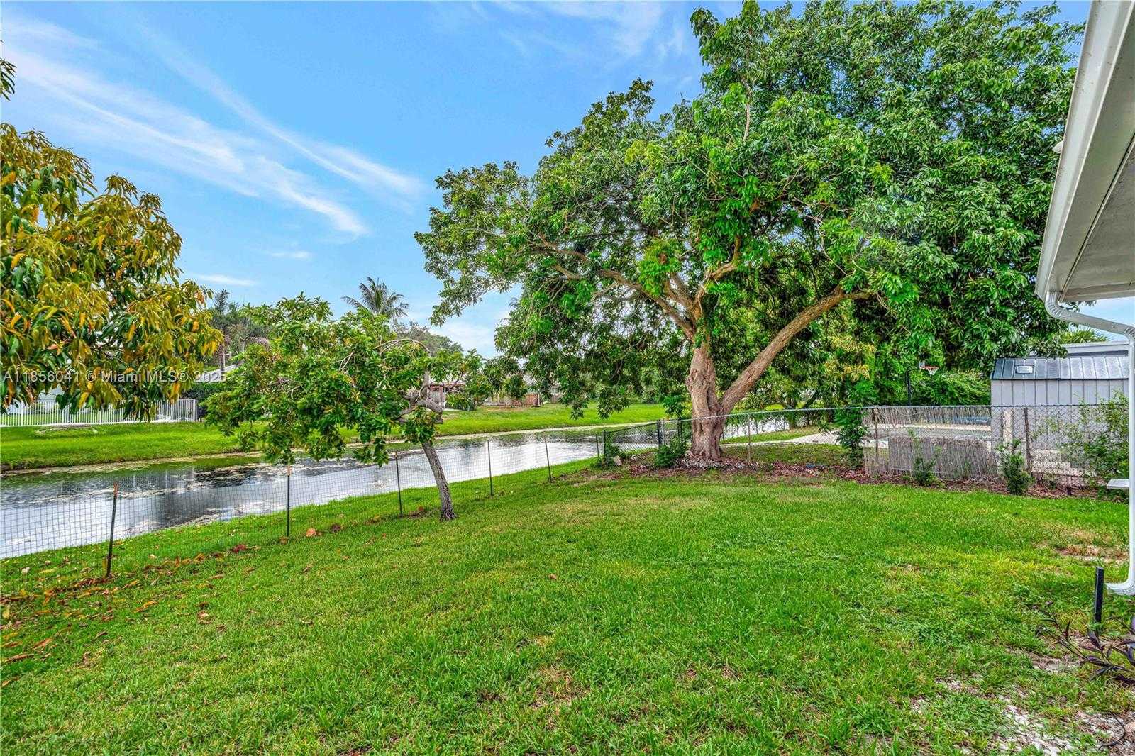 Small Image of 553 RIVERSIDE DRIVE, Palm Beach Gardens Number 20