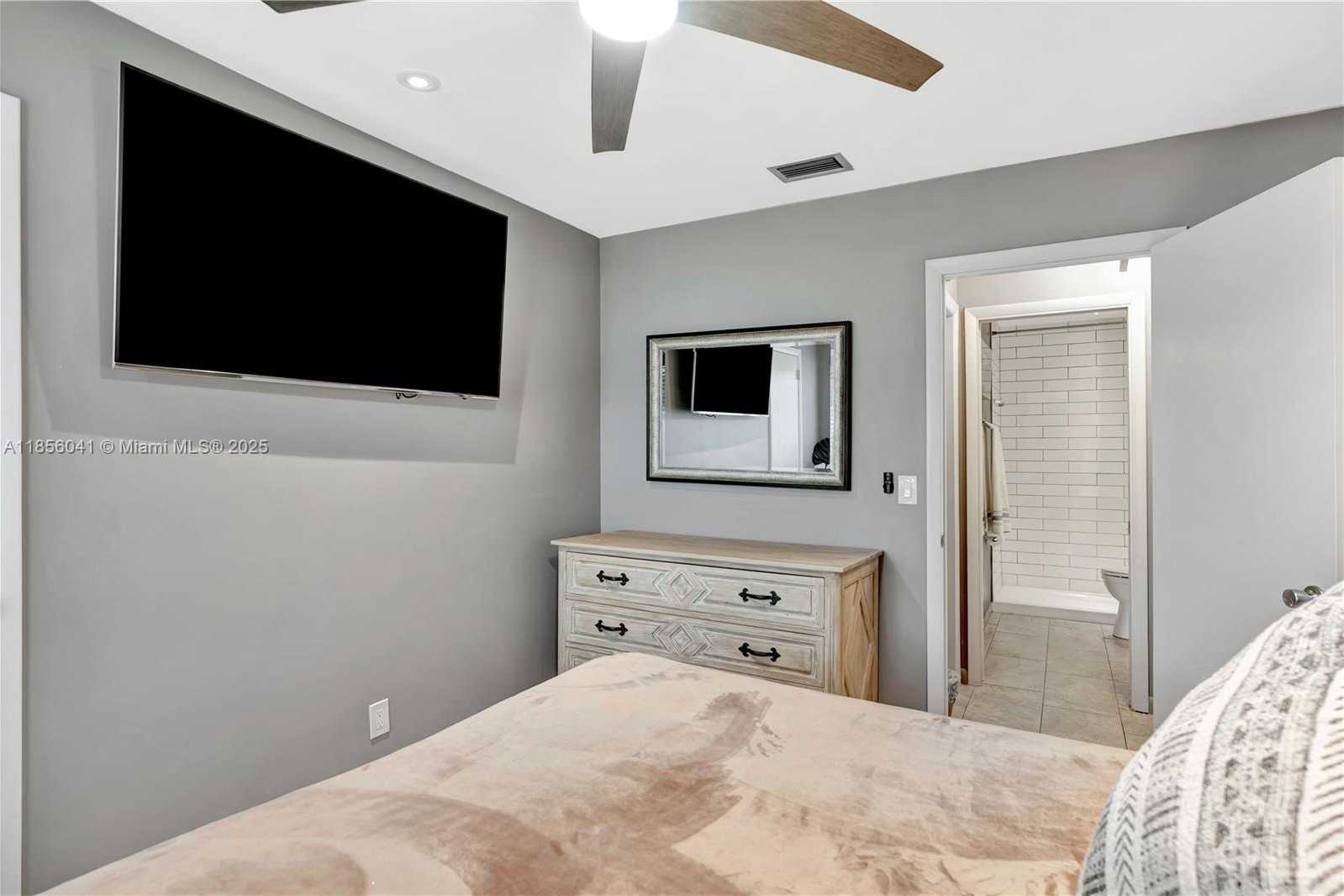Small Image of 553 RIVERSIDE DRIVE, Palm Beach Gardens Number 47