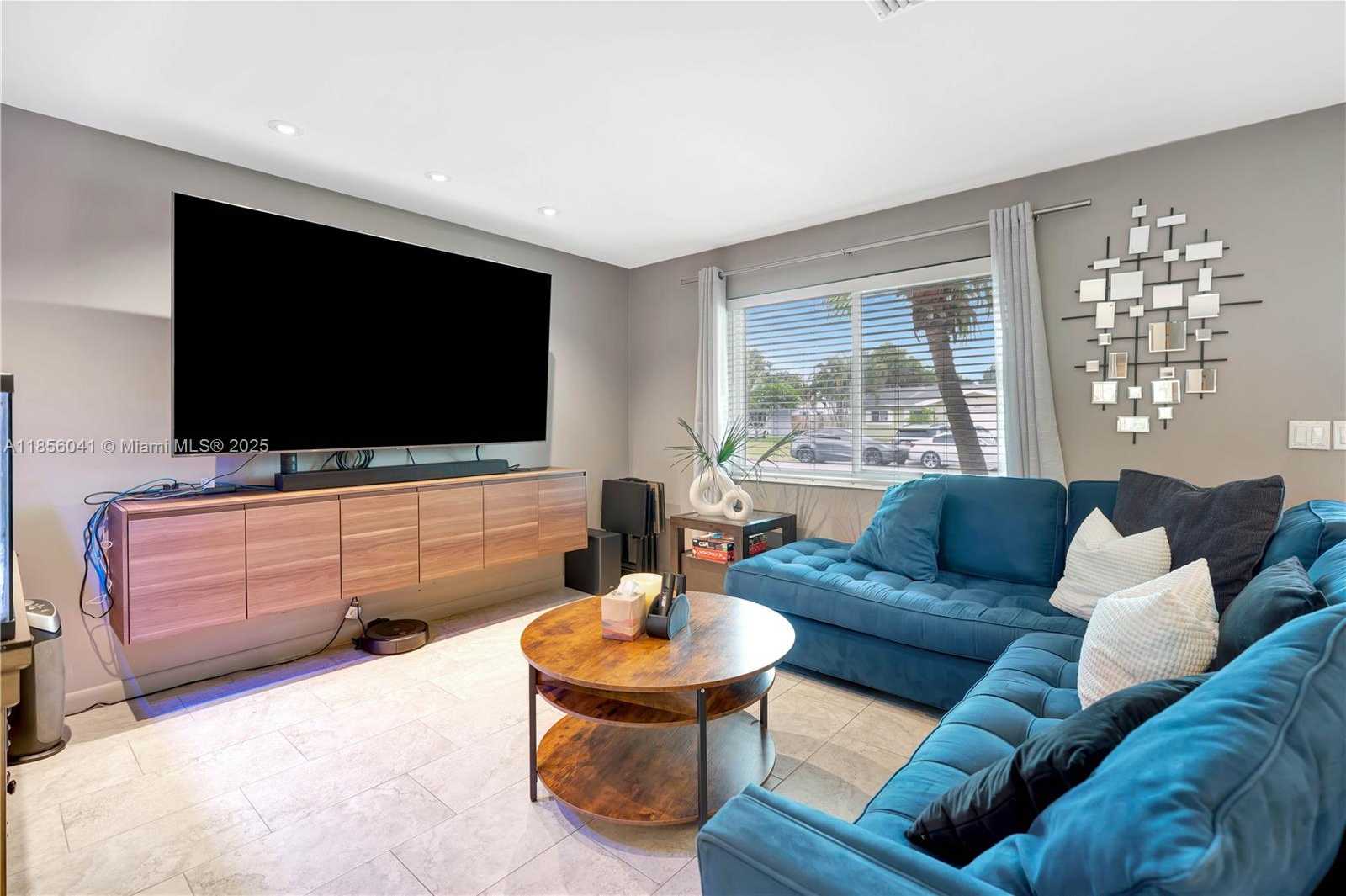Small Image of 553 RIVERSIDE DRIVE, Palm Beach Gardens Number 6