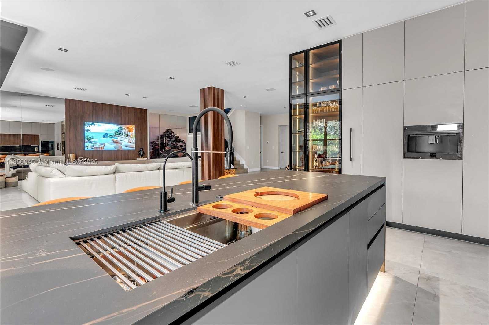 Small Image of 4335 SOUTH WEST 173RD AVE, Miramar Number 7