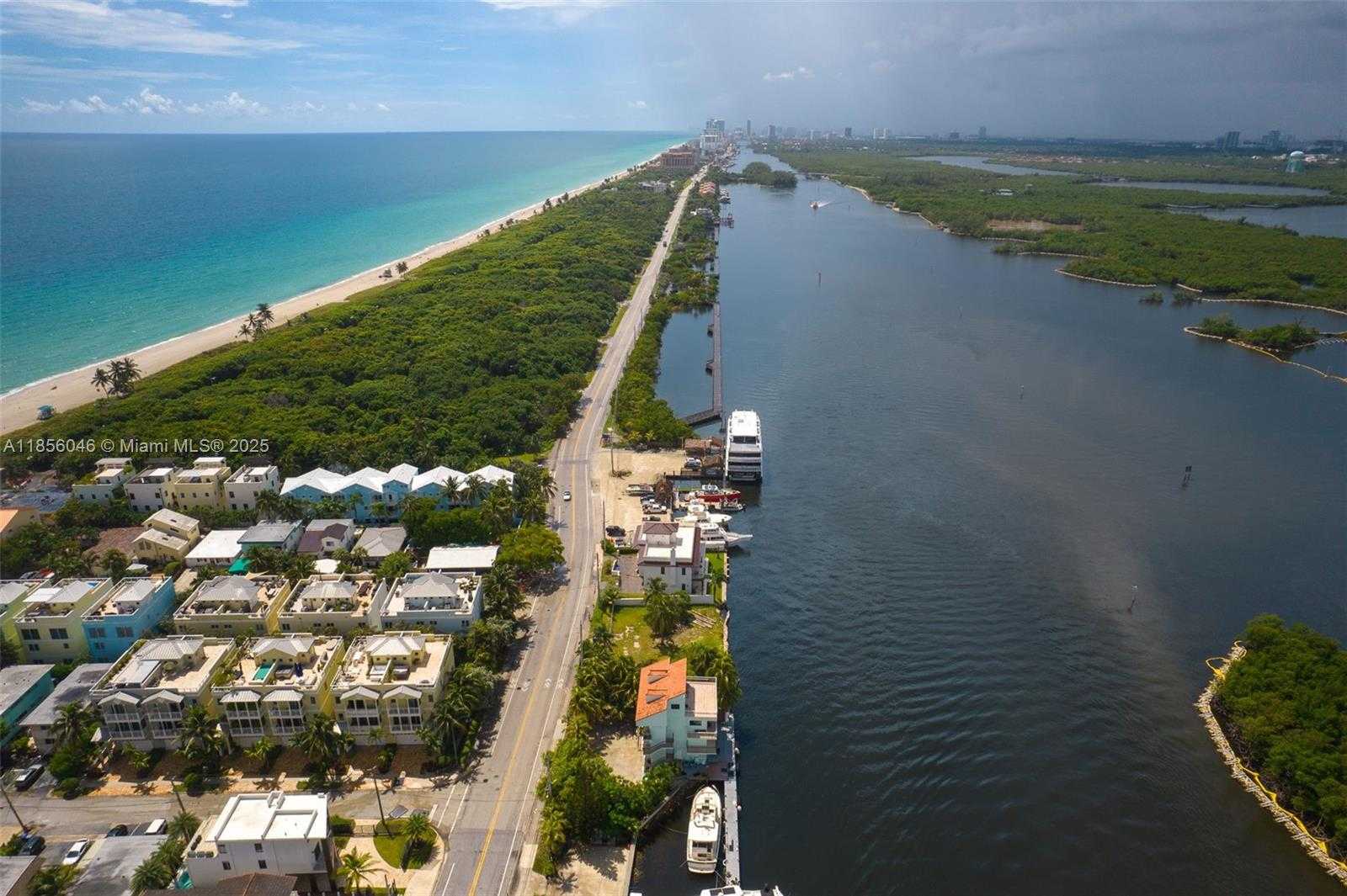 Small Image of 5500 NORTH OCEAN DR, Hollywood Number 12