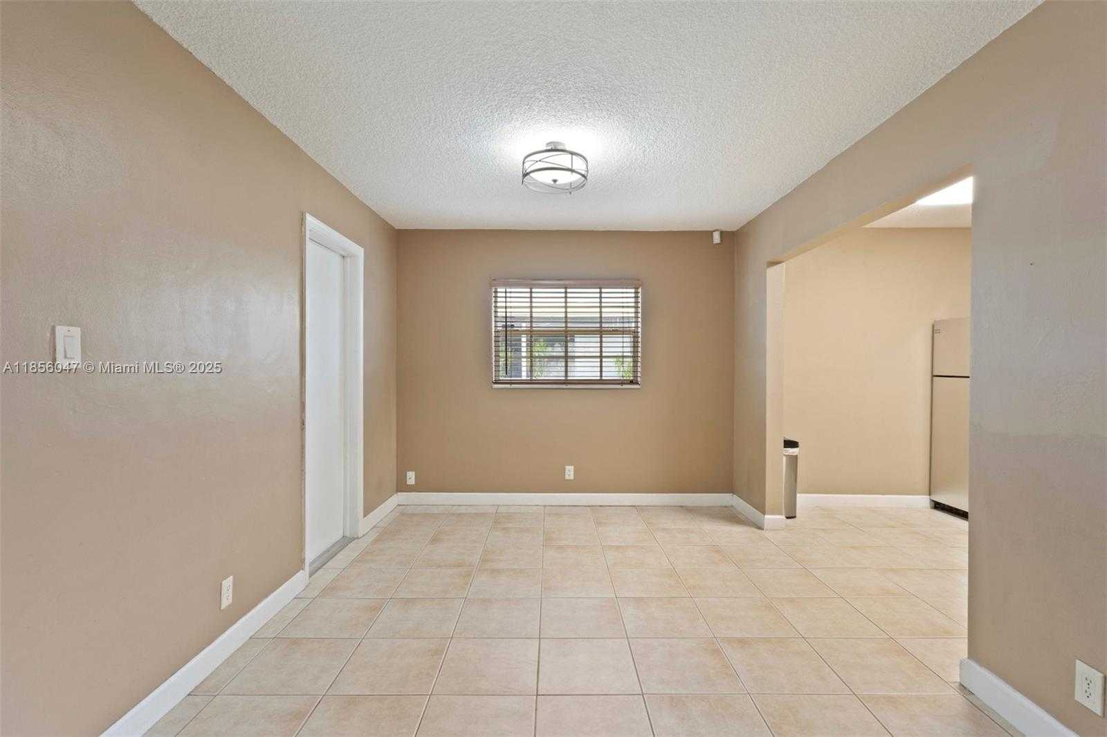 Small Image of 7309 NORTH WEST 60TH ST, Tamarac Number 14