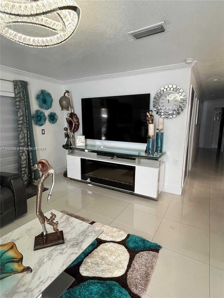 Small Image of 19570 NORTH WEST 55TH CIR PL, Miami Gardens Number 10