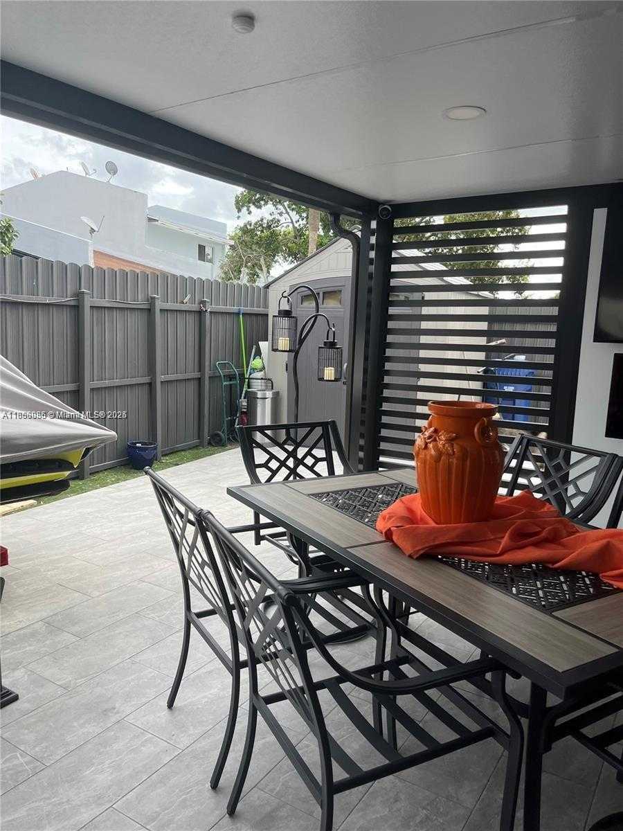 Small Image of 19570 NORTH WEST 55TH CIR PL, Miami Gardens Number 14