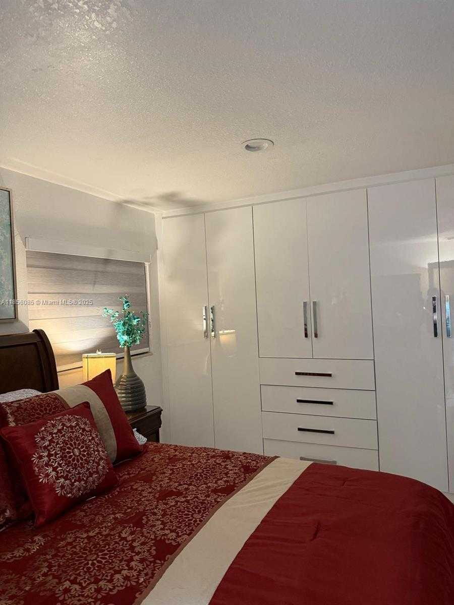 Small Image of 19570 NORTH WEST 55TH CIR PL, Miami Gardens Number 19