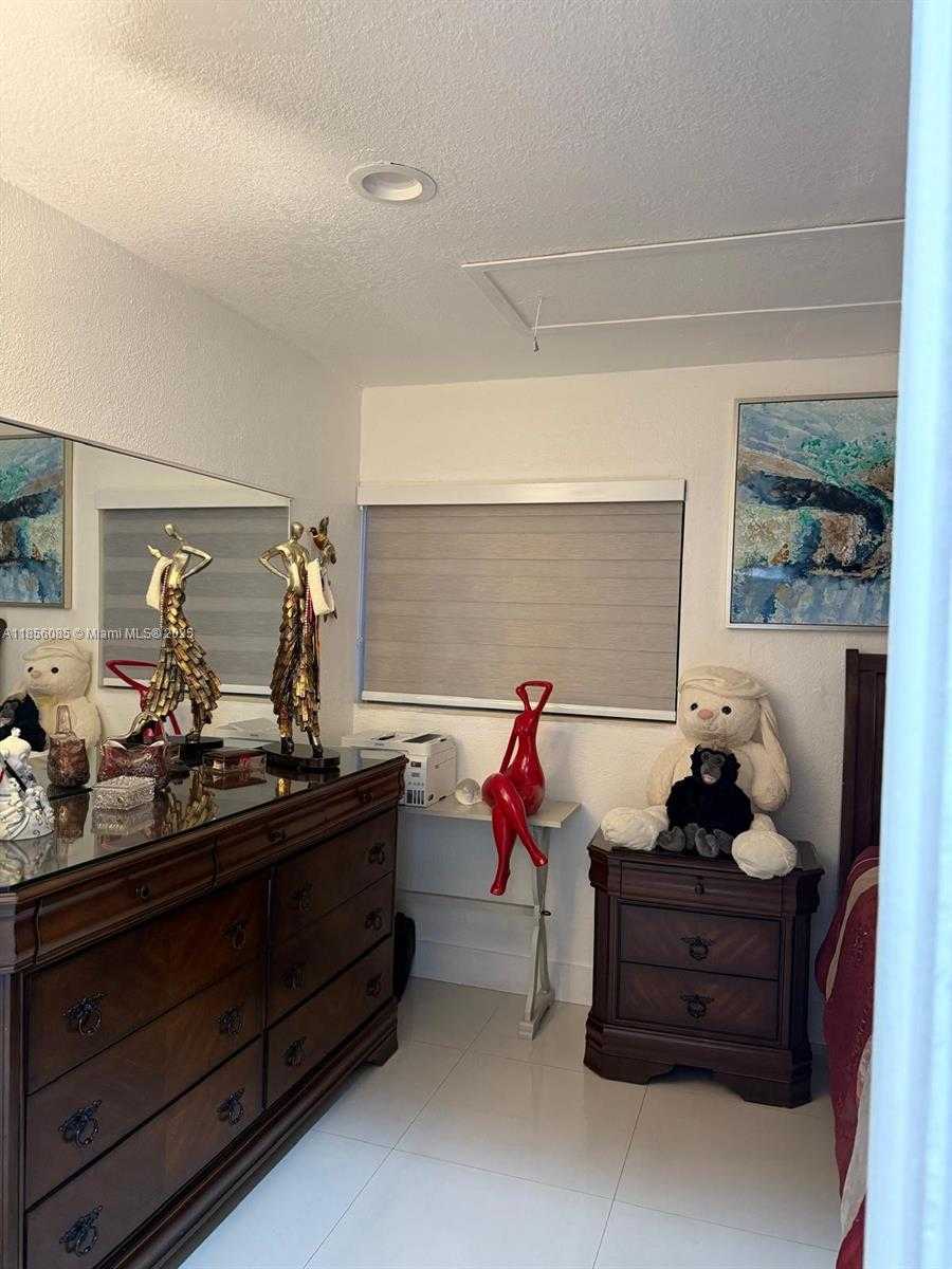 Small Image of 19570 NORTH WEST 55TH CIR PL, Miami Gardens Number 24