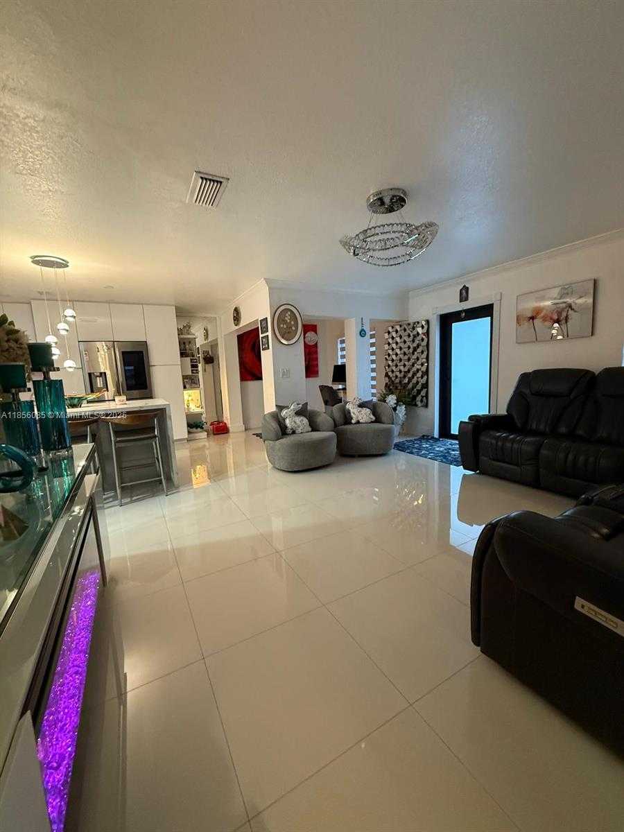 Small Image of 19570 NORTH WEST 55TH CIR PL, Miami Gardens Number 30