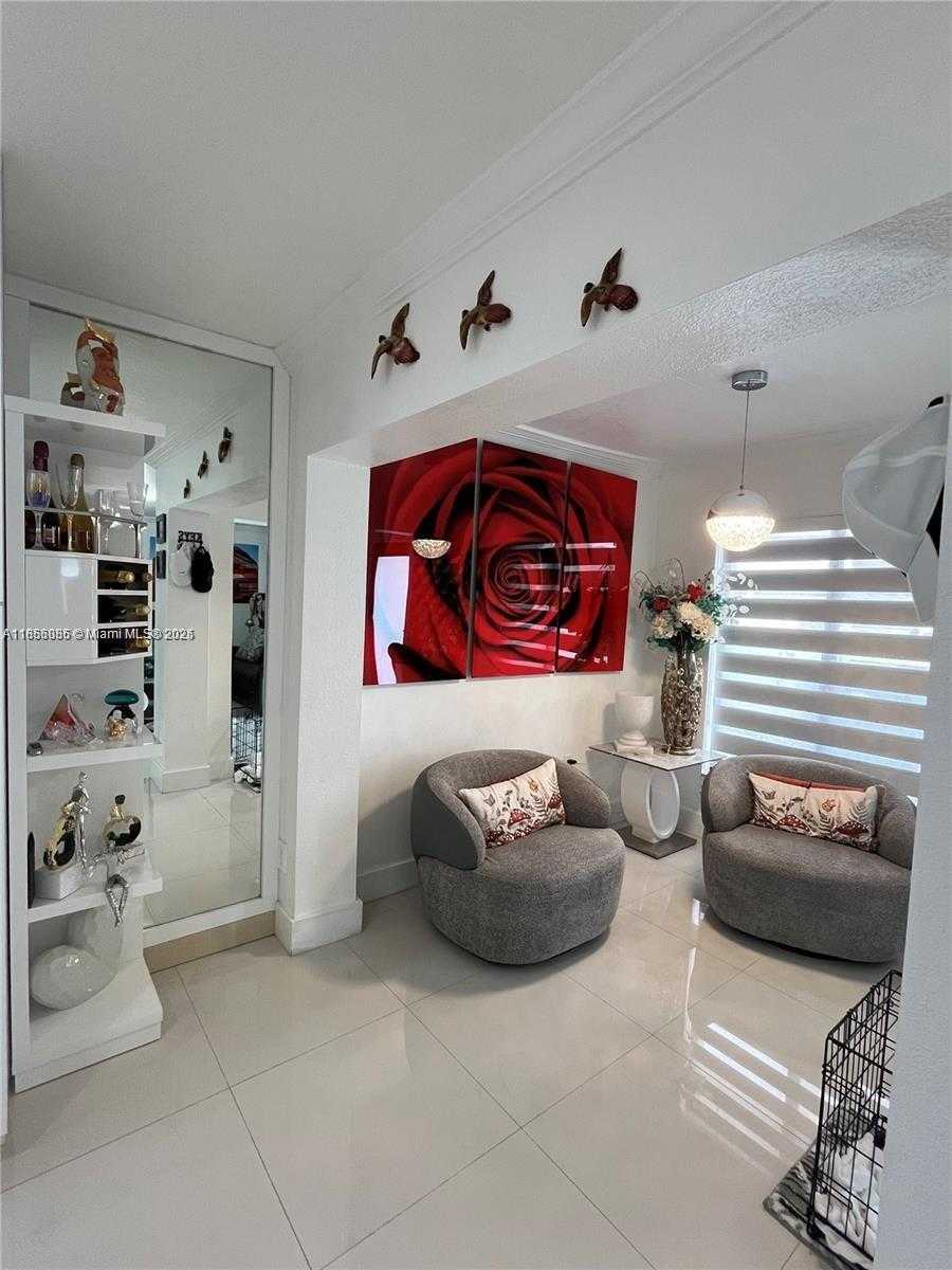 Small Image of 19570 NORTH WEST 55TH CIR PL, Miami Gardens Number 6