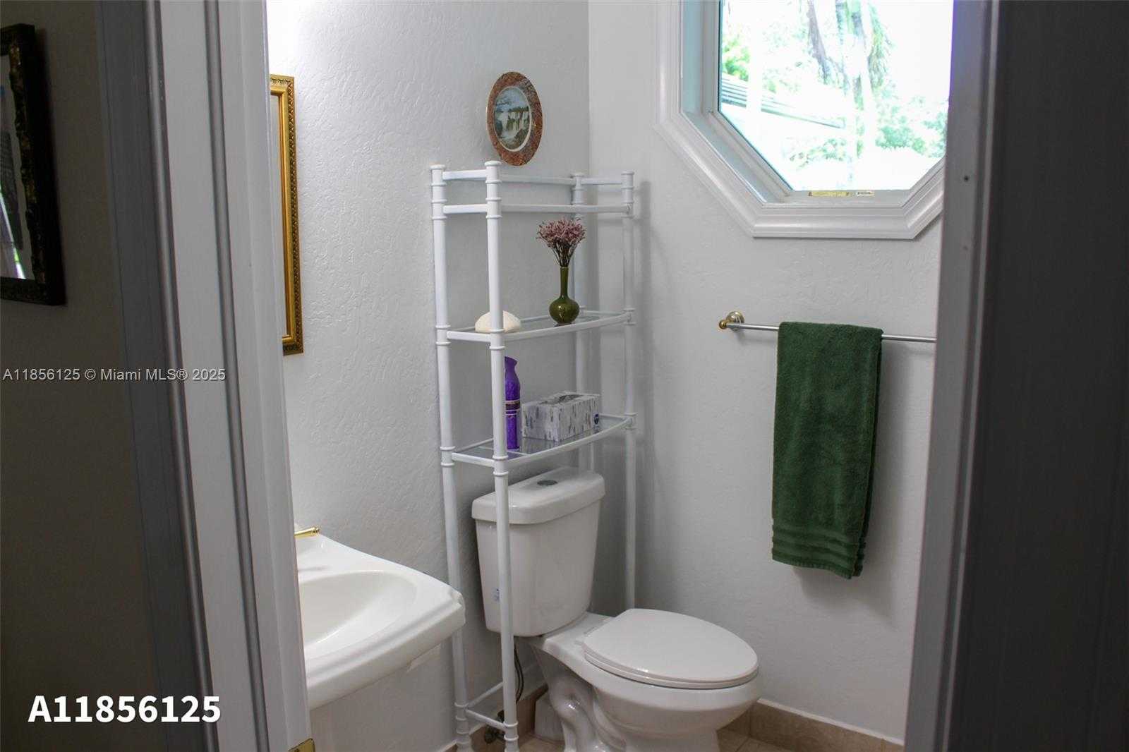 Small Image of 15255 SOUTH WEST 80TH AVE, Palmetto Bay Number 26