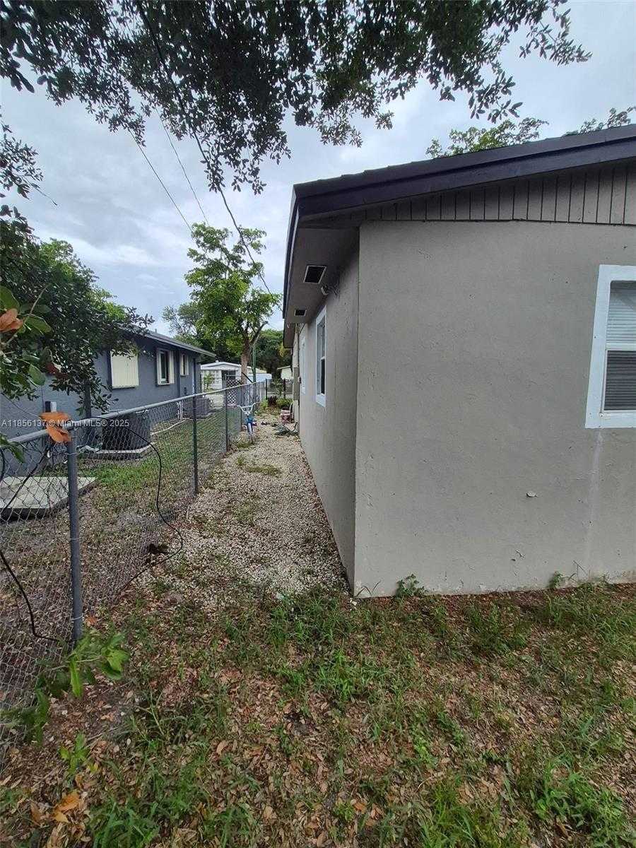 Small Image of 2831 NORTH WEST 14TH CT, Fort Lauderdale Number 3