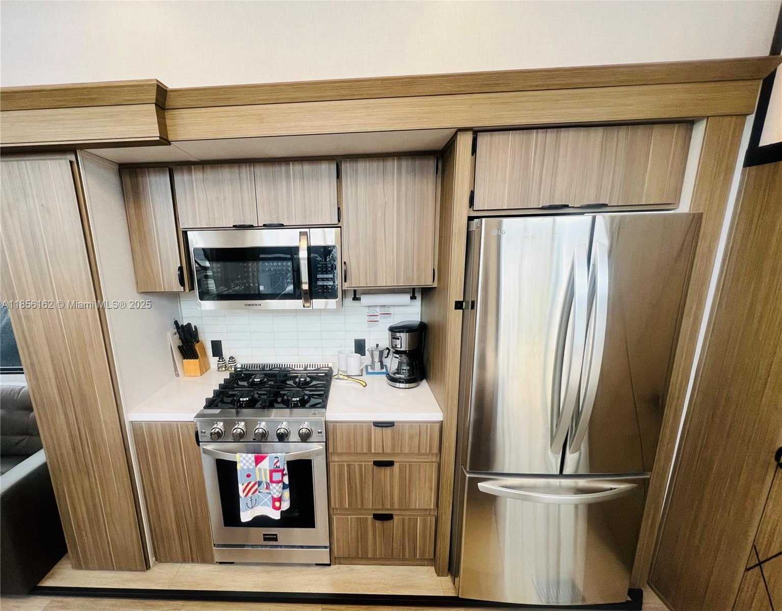 Small Image of 325 CALUSA ST LOT 301, Key Largo Number 13