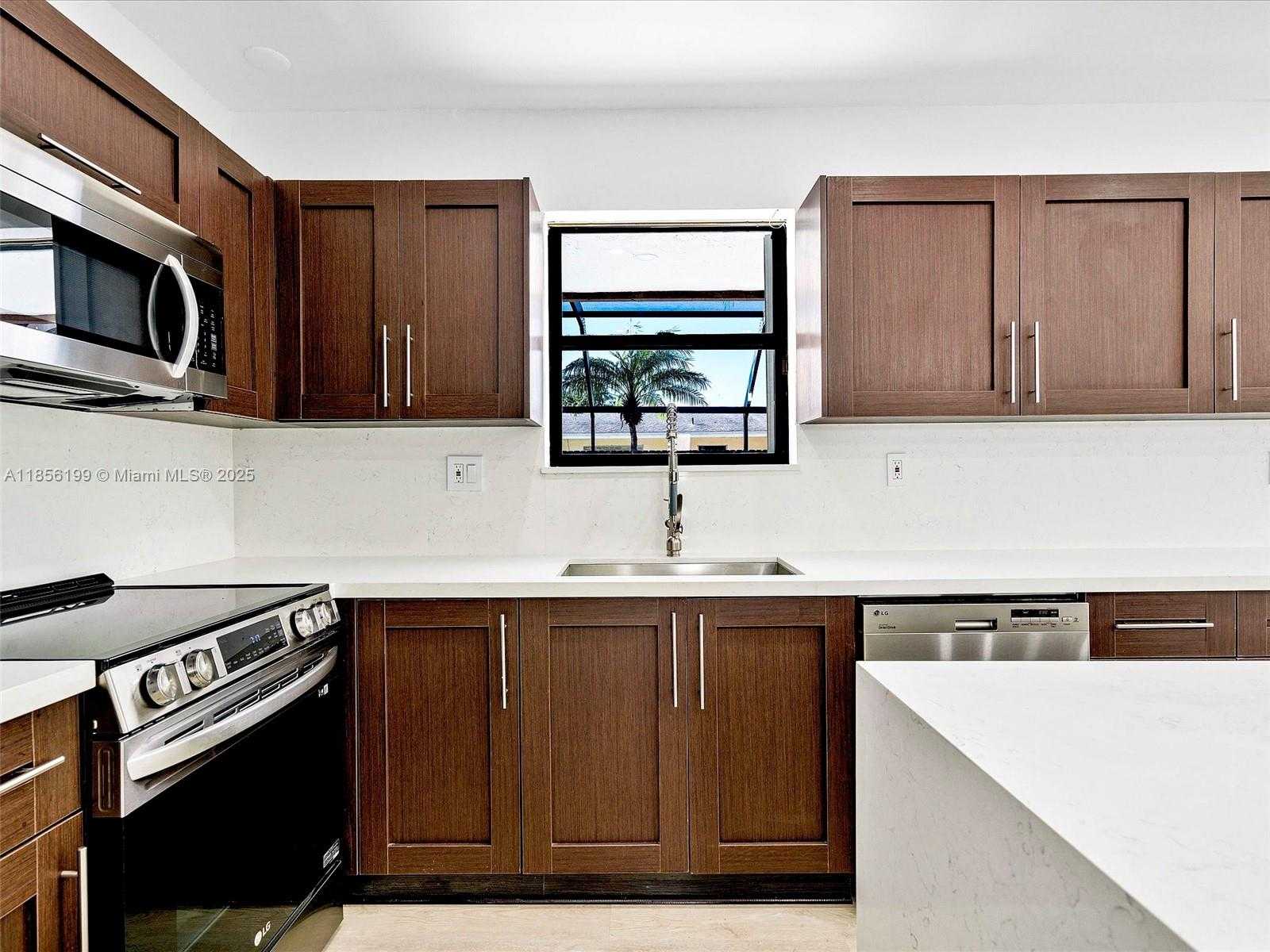 Small Image of 9310 SOUTH WEST 165TH ST, Palmetto Bay Number 17