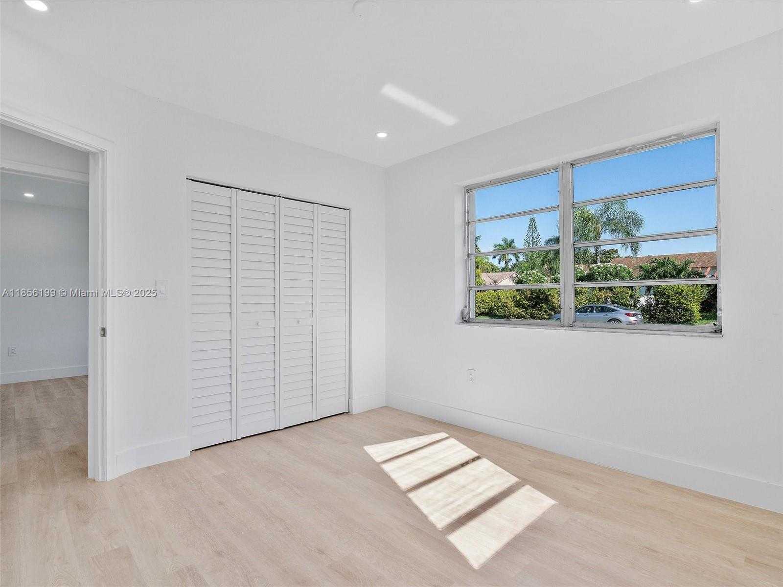 Small Image of 9310 SOUTH WEST 165TH ST, Palmetto Bay Number 28