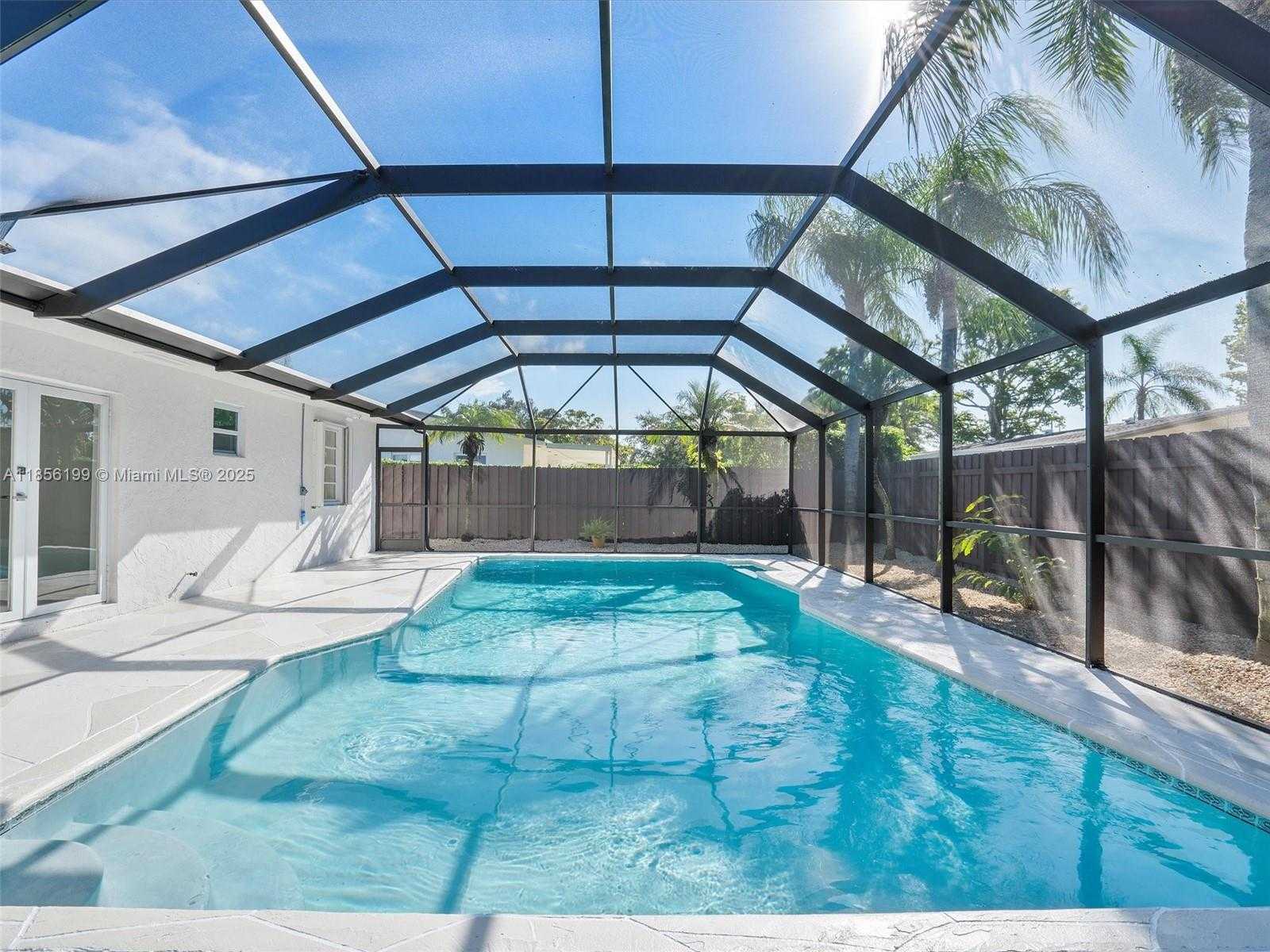 Small Image of 9310 SOUTH WEST 165TH ST, Palmetto Bay Number 3