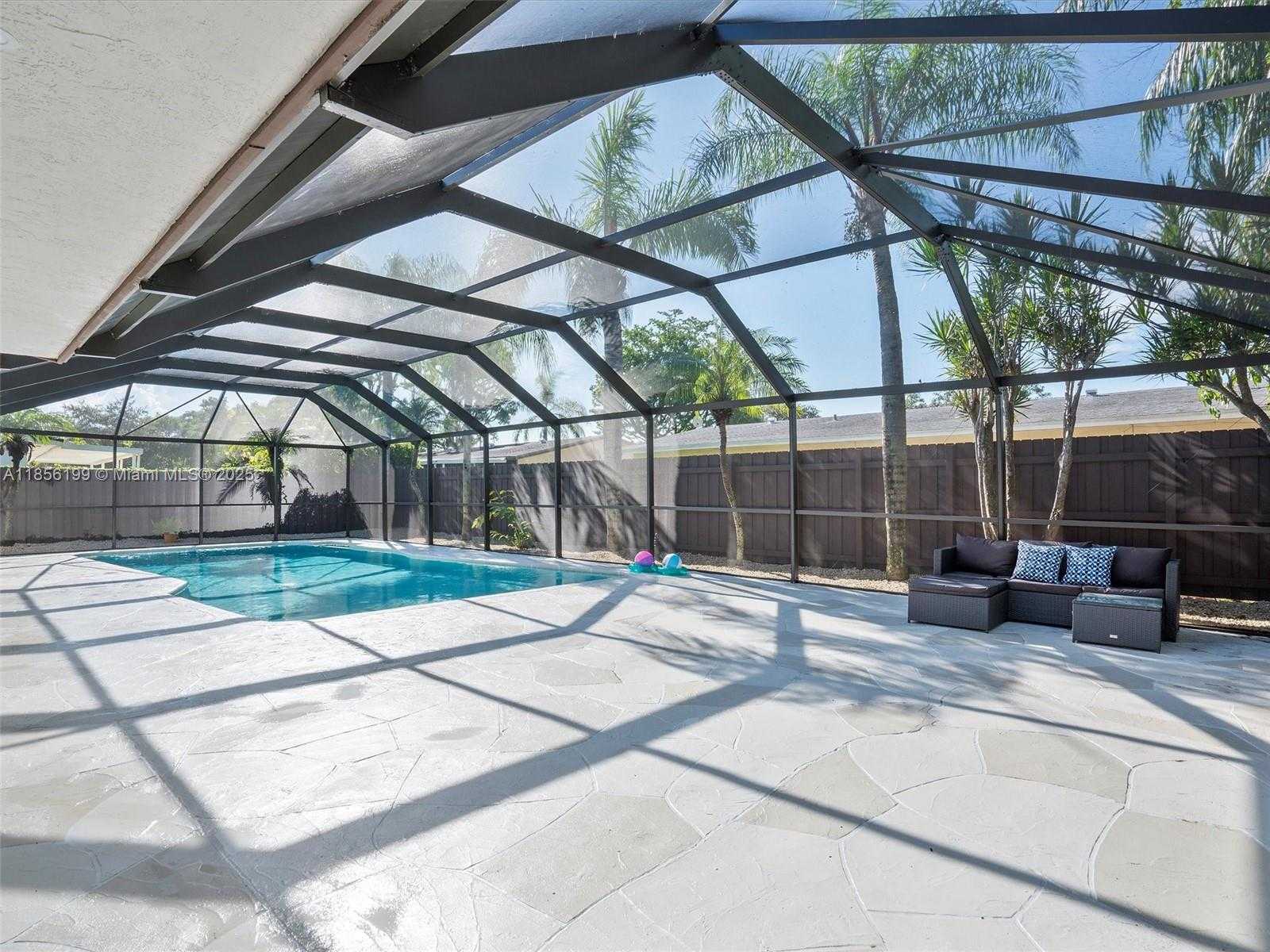 Small Image of 9310 SOUTH WEST 165TH ST, Palmetto Bay Number 36
