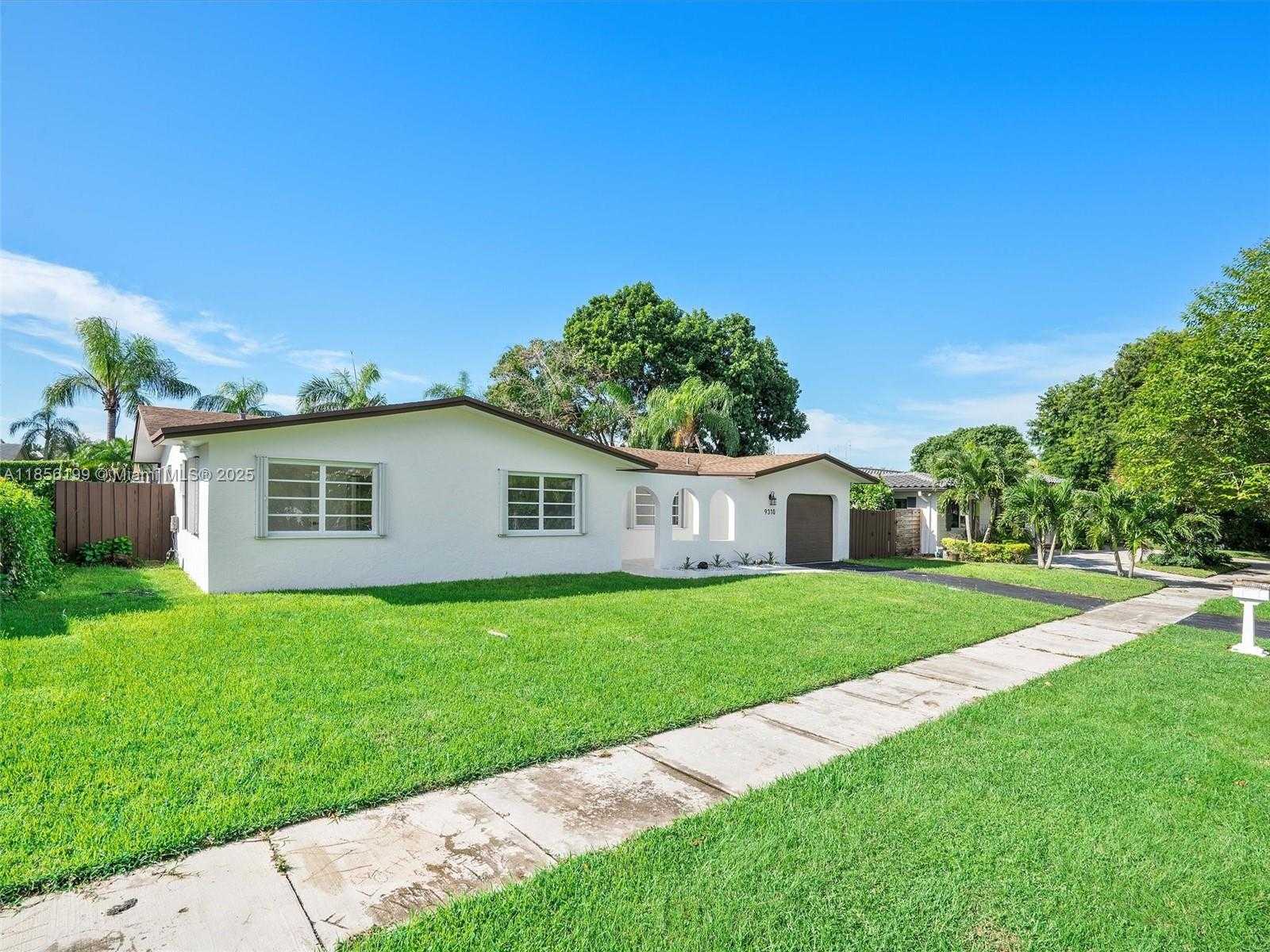 Small Image of 9310 SOUTH WEST 165TH ST, Palmetto Bay Number 6