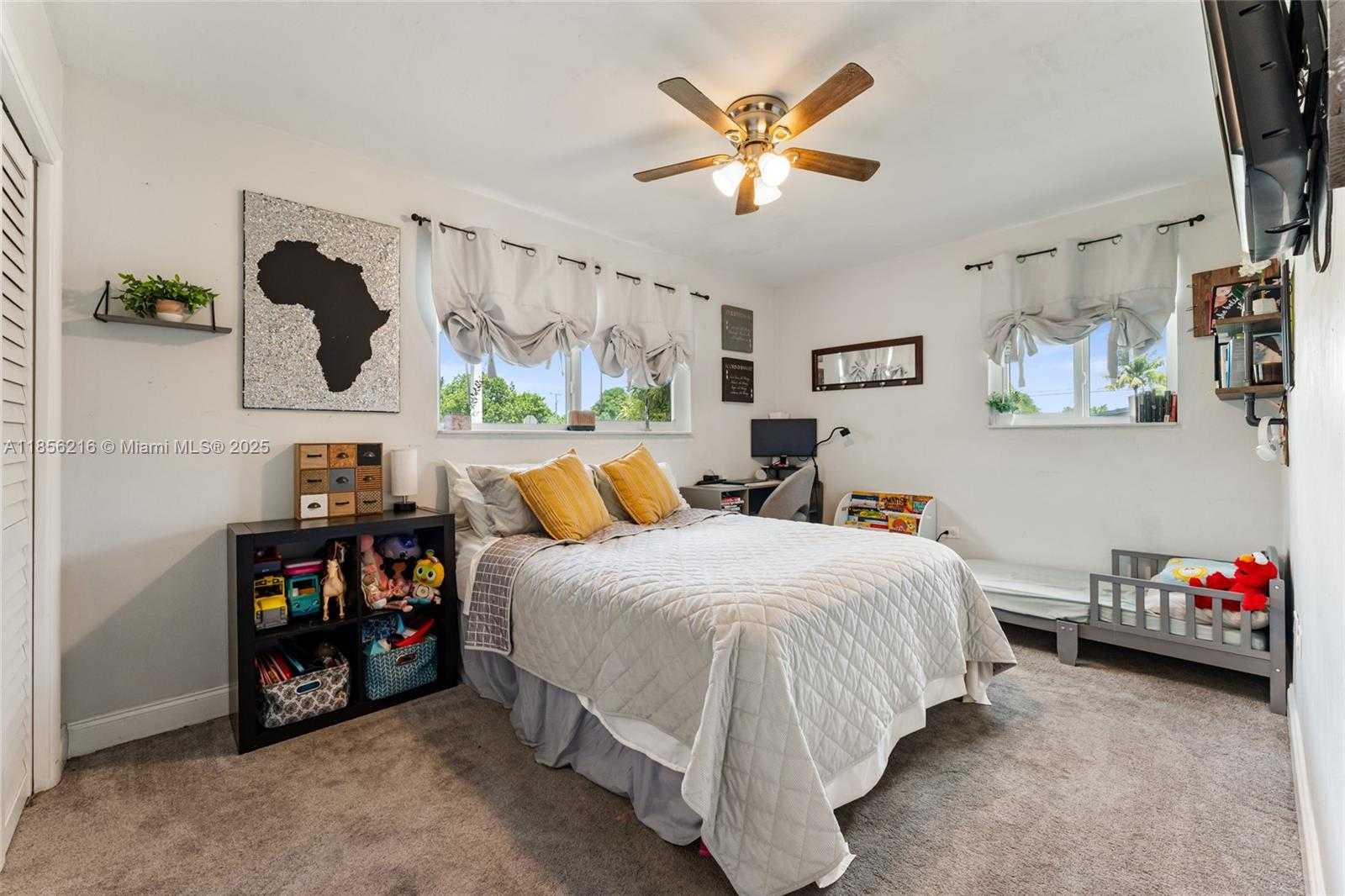 Small Image of 2020 DE SOTO DR, Miramar Number 17