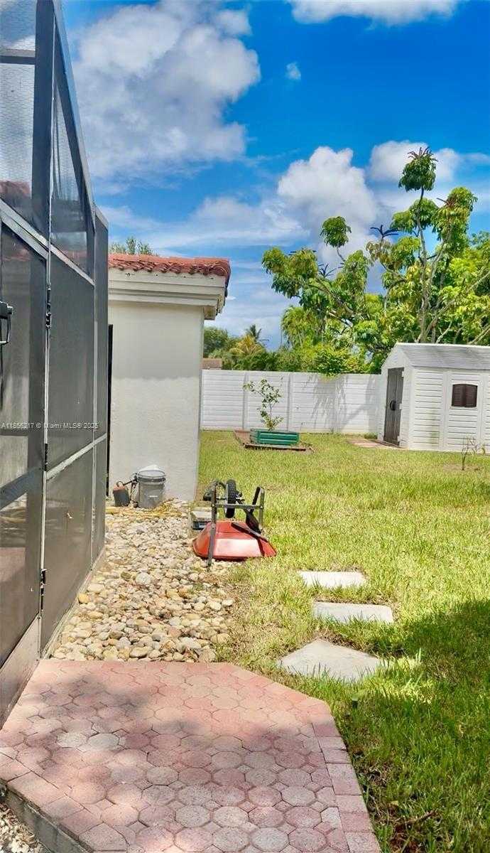 Small Image of 2500 NORTH EAST 209TH TER, Miami Number 13