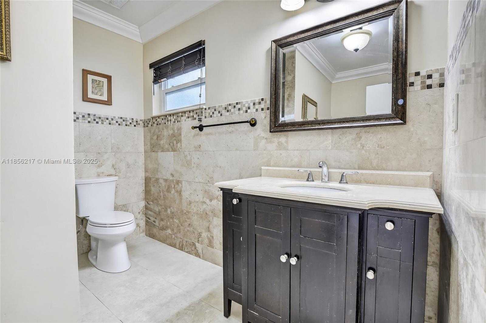 Small Image of 2500 NORTH EAST 209TH TER, Miami Number 27