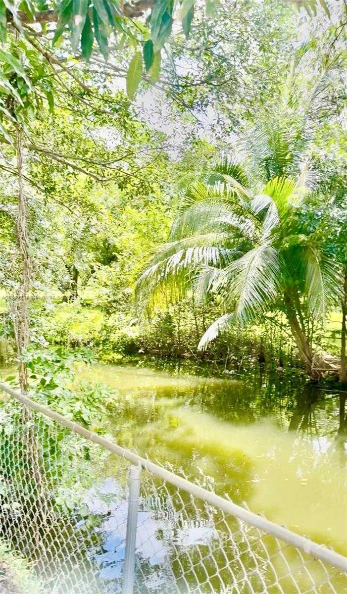 Small Image of 2500 NORTH EAST 209TH TER, Miami Number 41