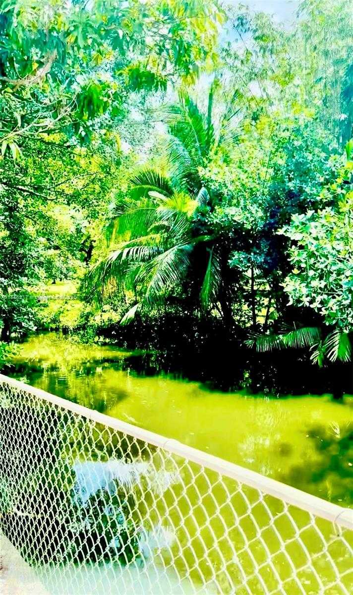 Small Image of 2500 NORTH EAST 209TH TER, Miami Number 43