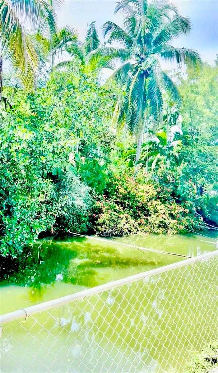 Small Image of 2500 NORTH EAST 209TH TER, Miami Number 44