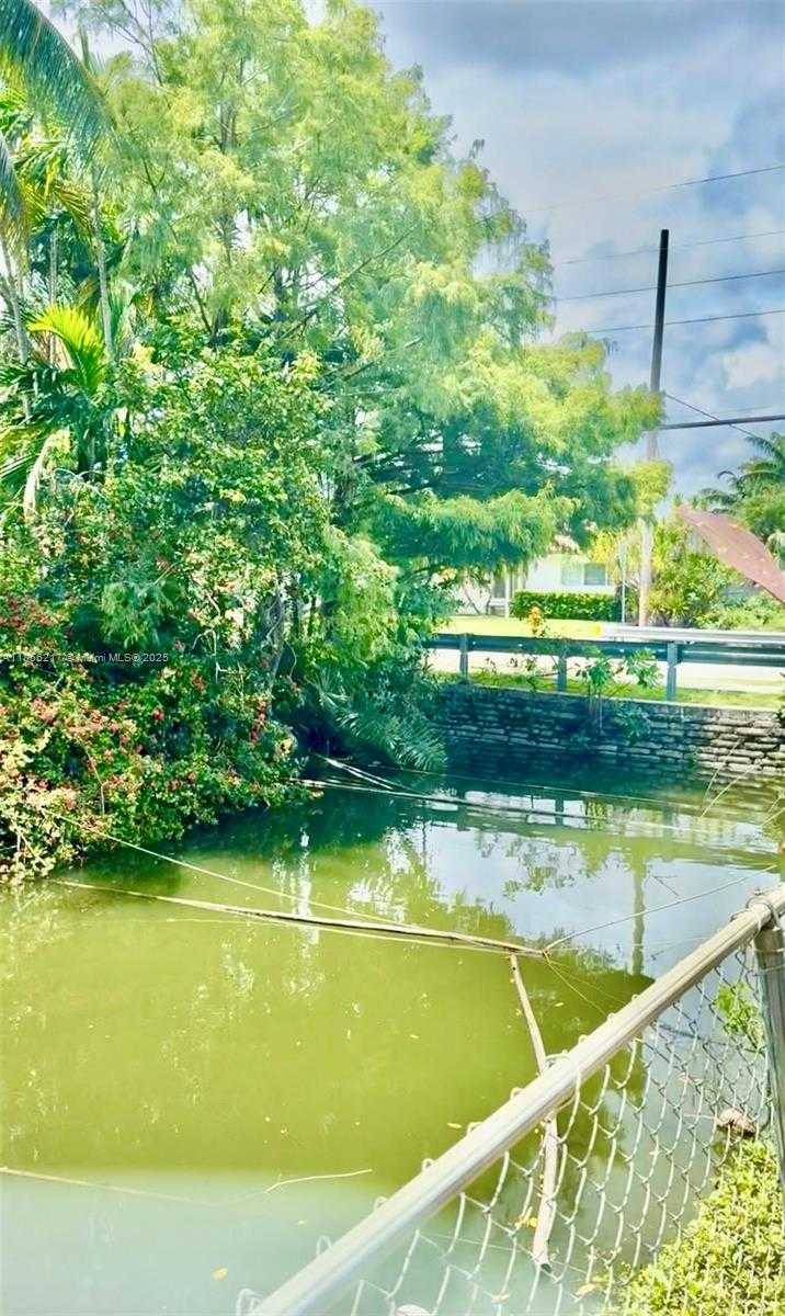 Small Image of 2500 NORTH EAST 209TH TER, Miami Number 46