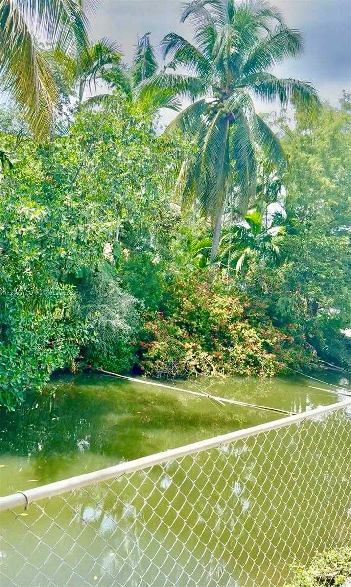 Small Image of 2500 NORTH EAST 209TH TER, Miami Number 47