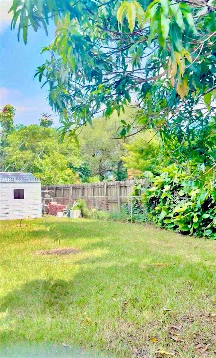 Small Image of 2500 NORTH EAST 209TH TER, Miami Number 6