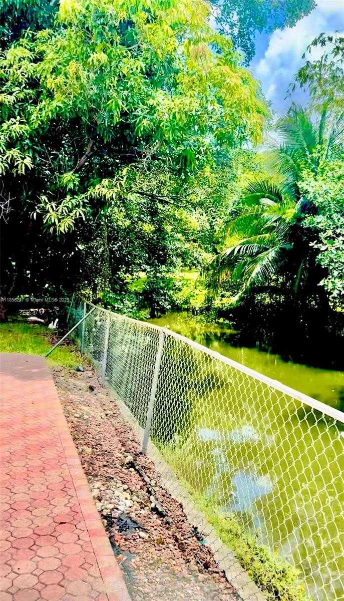 Small Image of 2500 NORTH EAST 209TH TER, Miami Number 7
