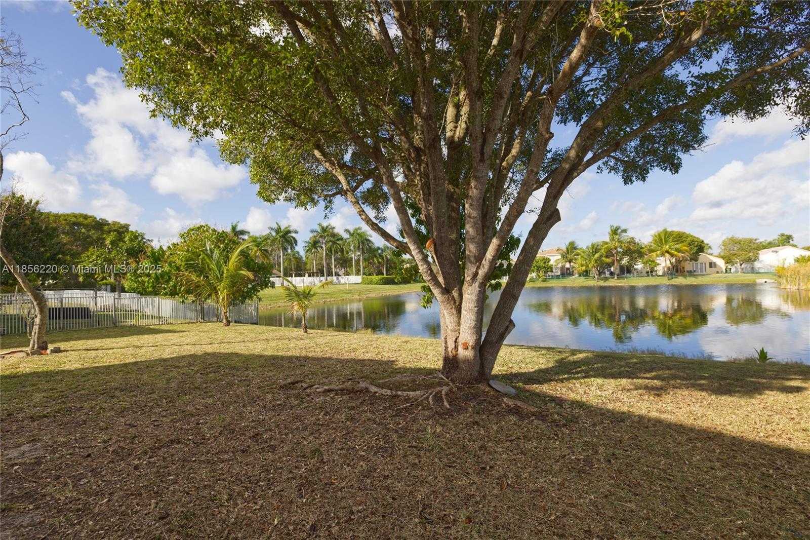 Small Image of 15343 NORTH WEST 14TH RD, Pembroke Pines Number 54