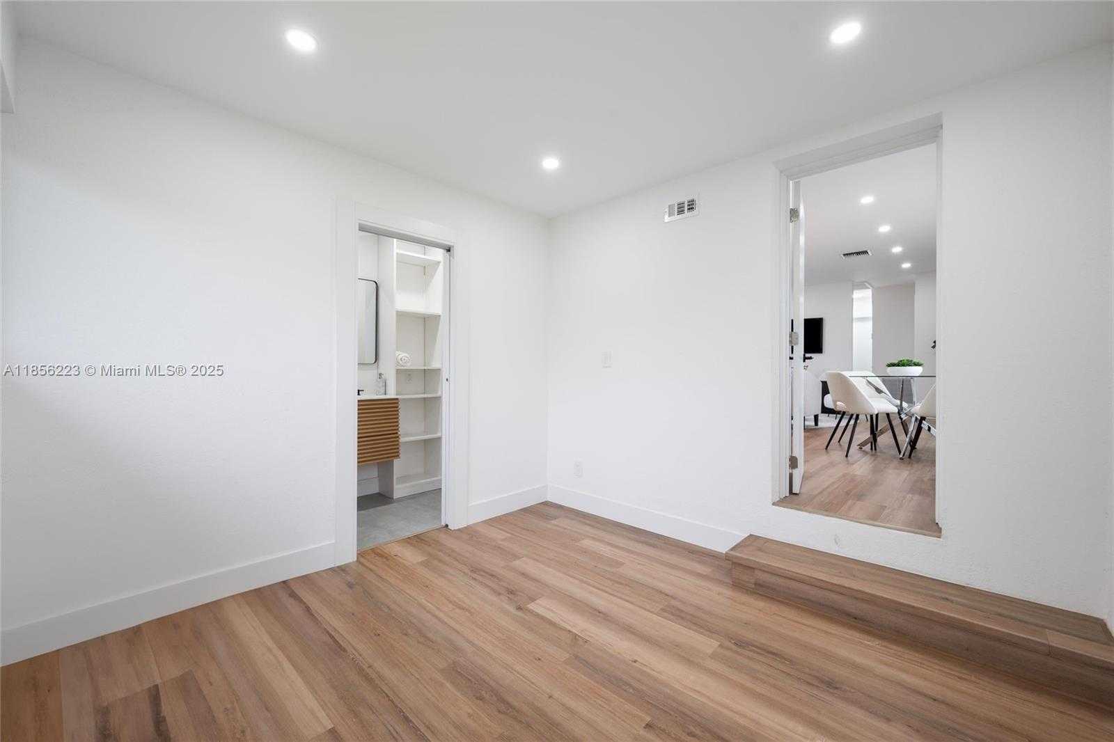 Small Image of 1201 NORTH 16TH AVE, Hollywood Number 19