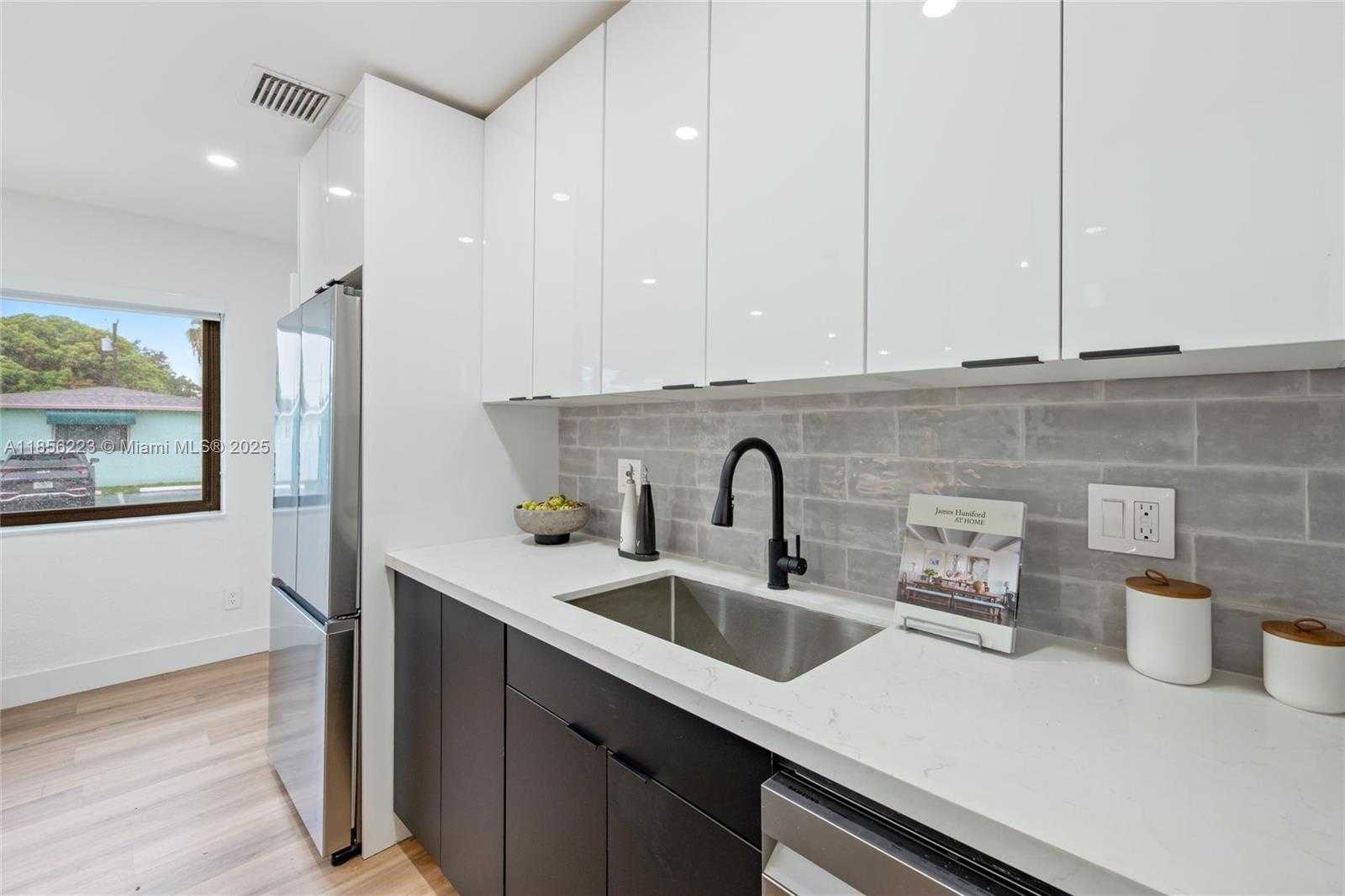 Small Image of 1201 NORTH 16TH AVE, Hollywood Number 7