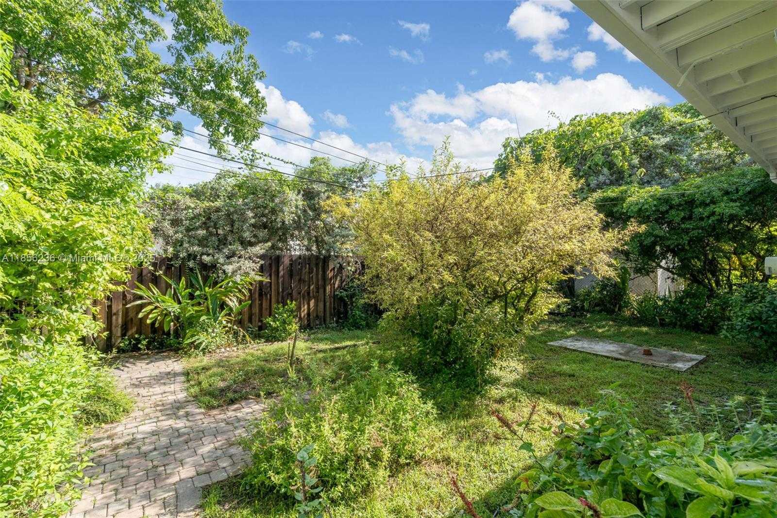 Small Image of 6243 SOUTH WEST 57TH ST, South Miami Number 24